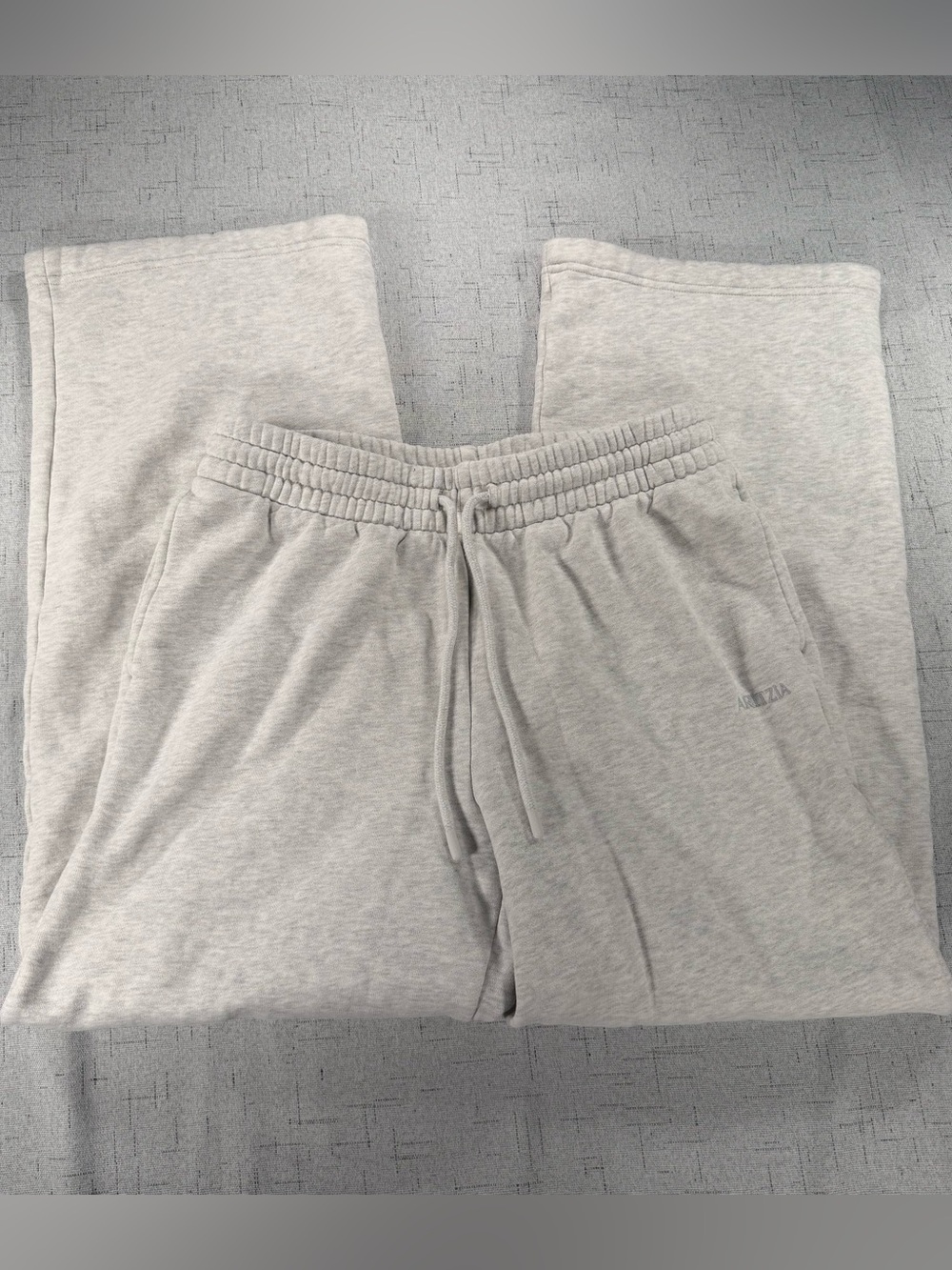 Aritzia Light Gray Boyfriend Sweatpants with Drawstring